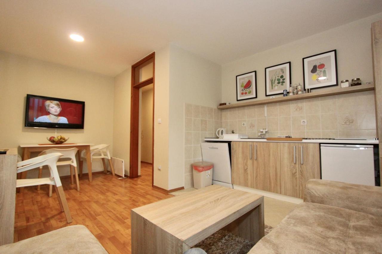 Cozy Apartments In Belgrade, Cukarica, Zeleznik, Free Parking And Wifi Exterior foto