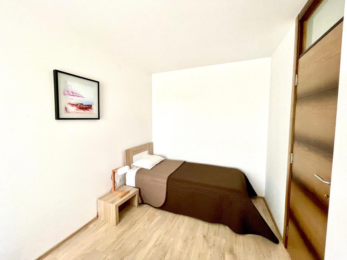 Cozy Apartments In Belgrade, Cukarica, Zeleznik, Free Parking And Wifi Exterior foto