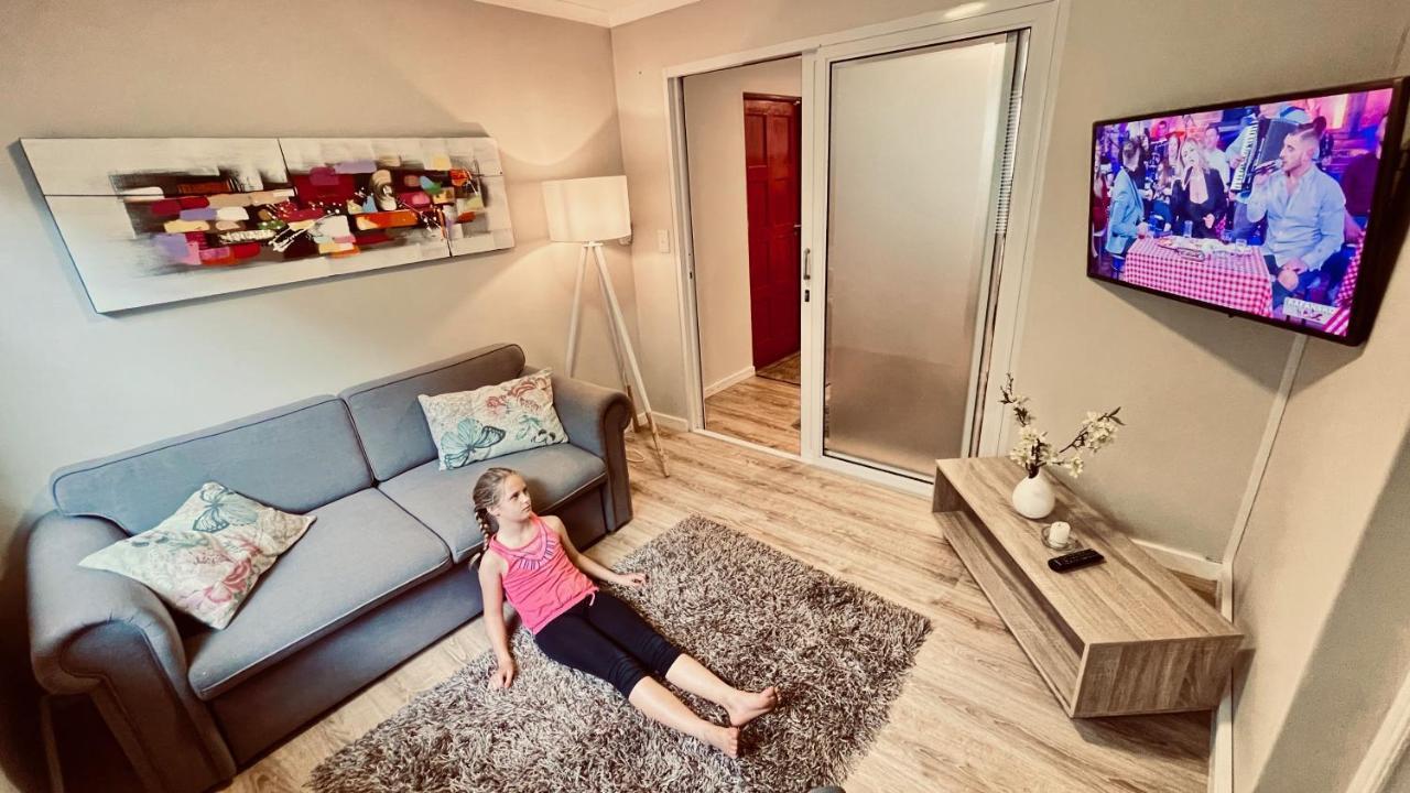 Cozy Apartments In Belgrade, Cukarica, Zeleznik, Free Parking And Wifi Cameră foto